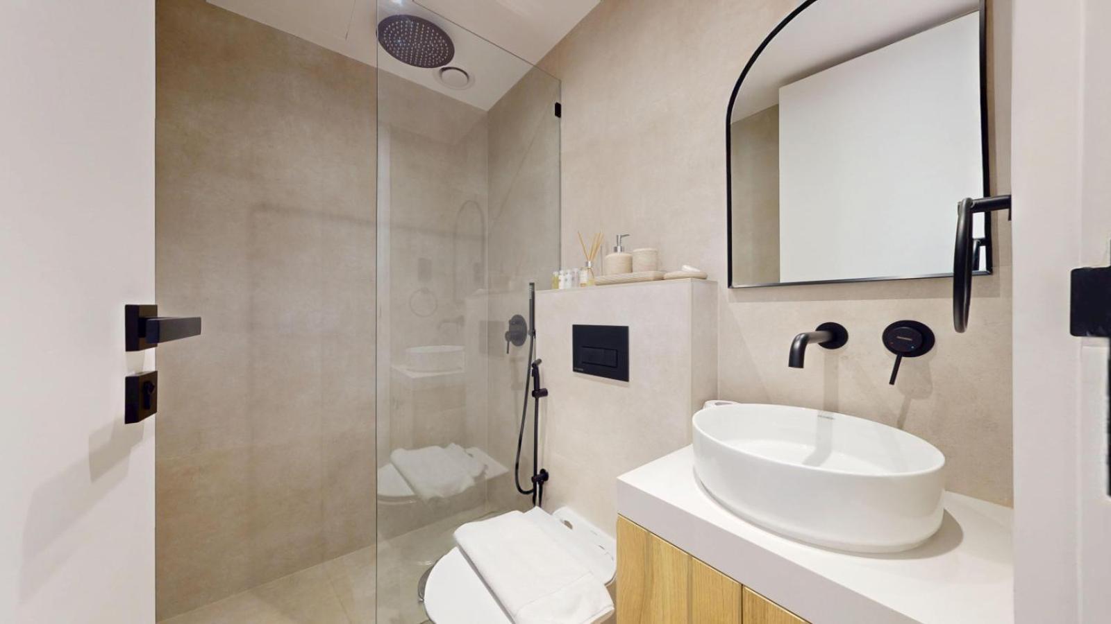 Ranches 1 Upgraded Three Bedroom Holiday home Dubai